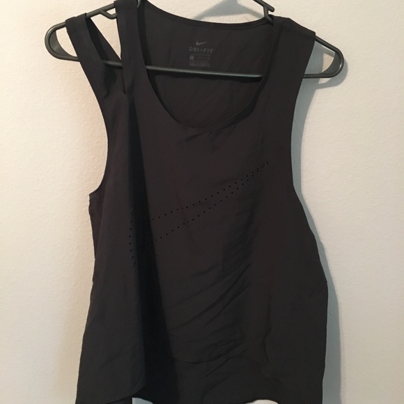 Nike - Picture 1 of 5